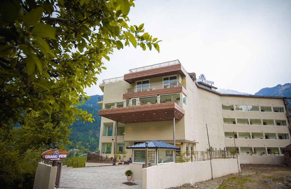 juSTa Grand View Resort & Spa Manali 7/73
