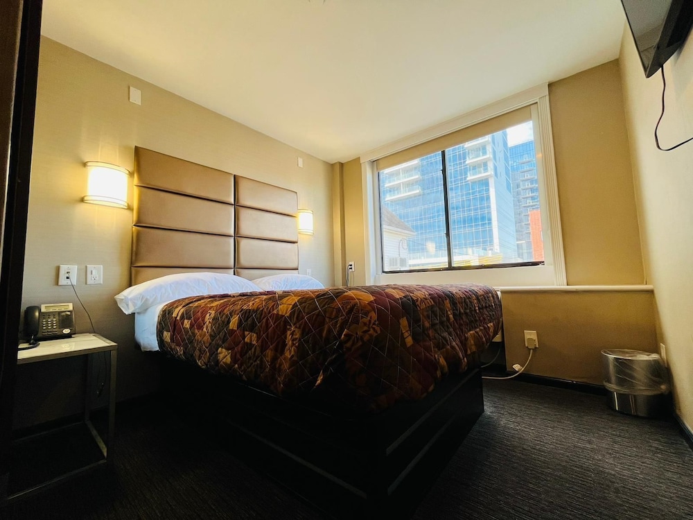 Hotel Key LaGuardia Airport 18/46