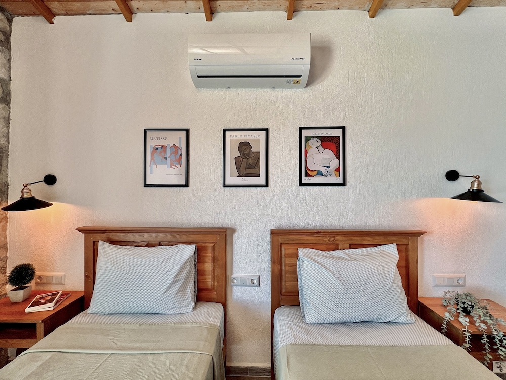 SUPERIOR, TWIN BEDS