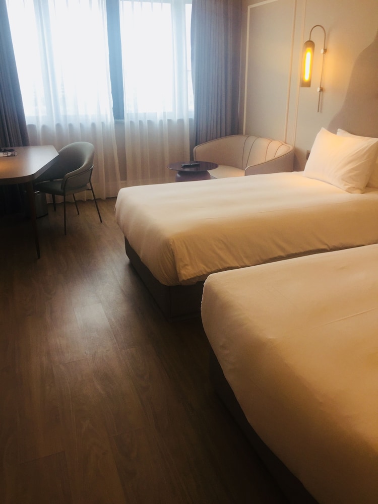 Mercure Shanghai Hongqiao Soho 8/89