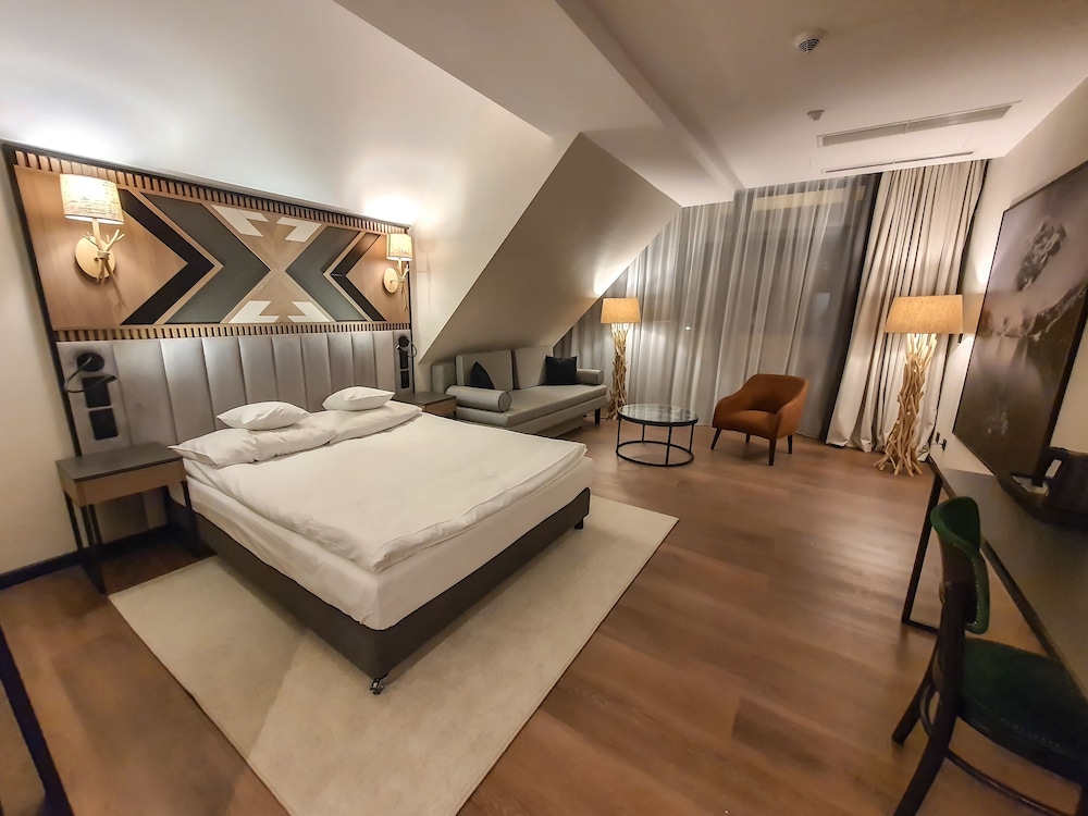Hotel Rysy 18/84
