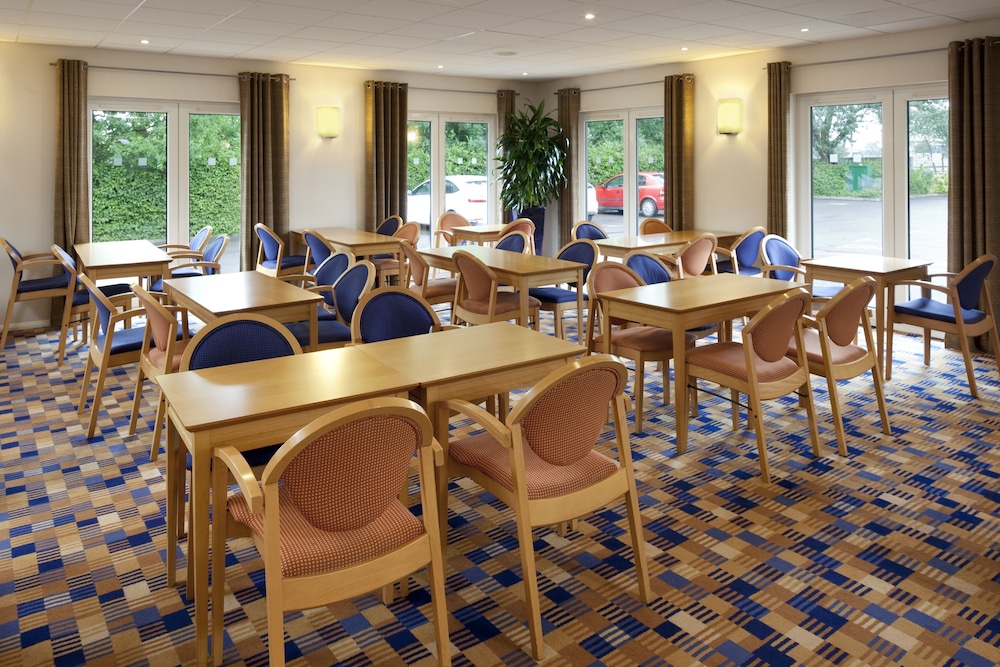 Holiday Inn Express Peterborough 40/43