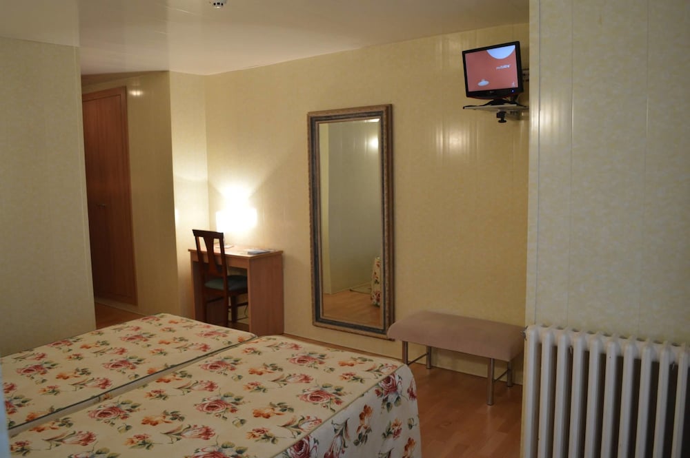 Hotel Bedoya 11/32