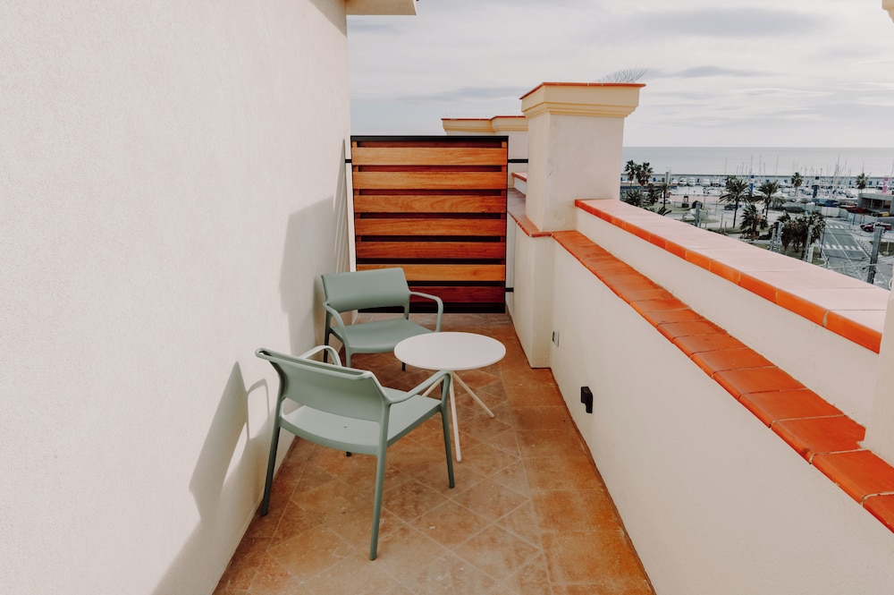 Port Plaza Apartments 9/42