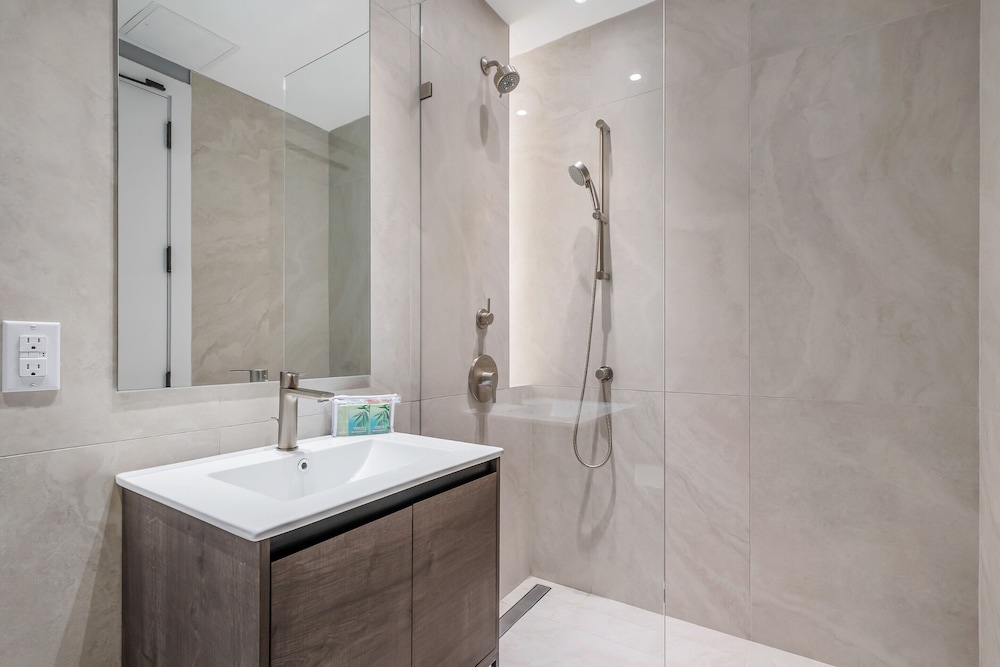 Global Luxury Suites at The Arches 41/50