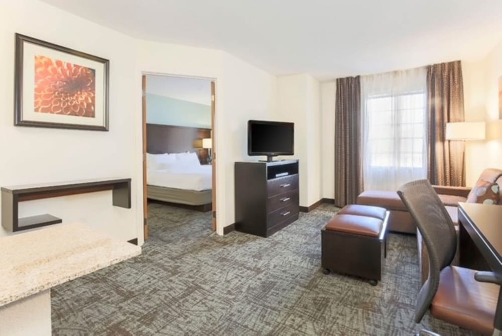 Staybridge Suites Columbus-Dublin 44/80