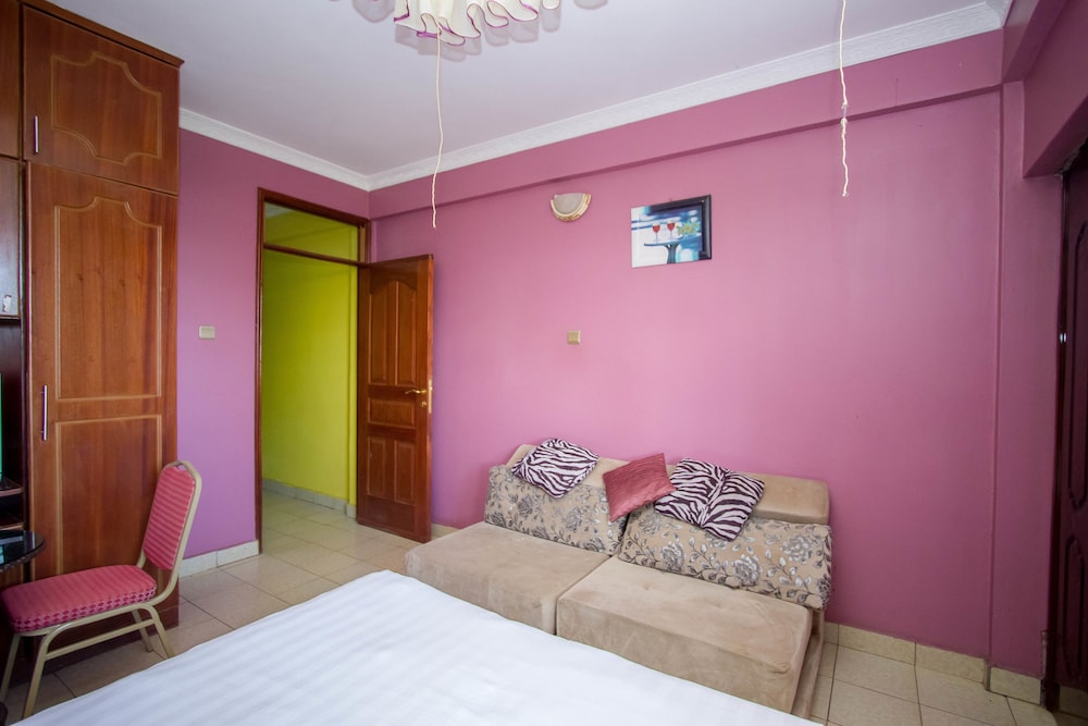 PARKVIEW SAFARI HOTEL & APARTMENTS 34/47