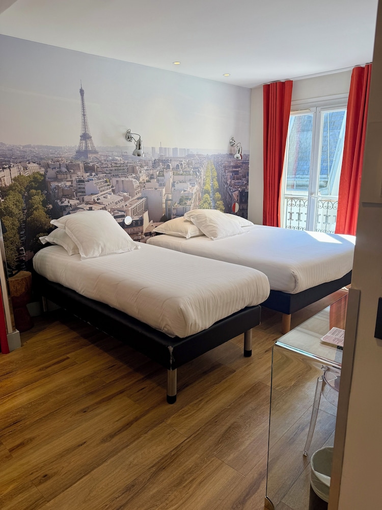 ROOM, TRIPLE