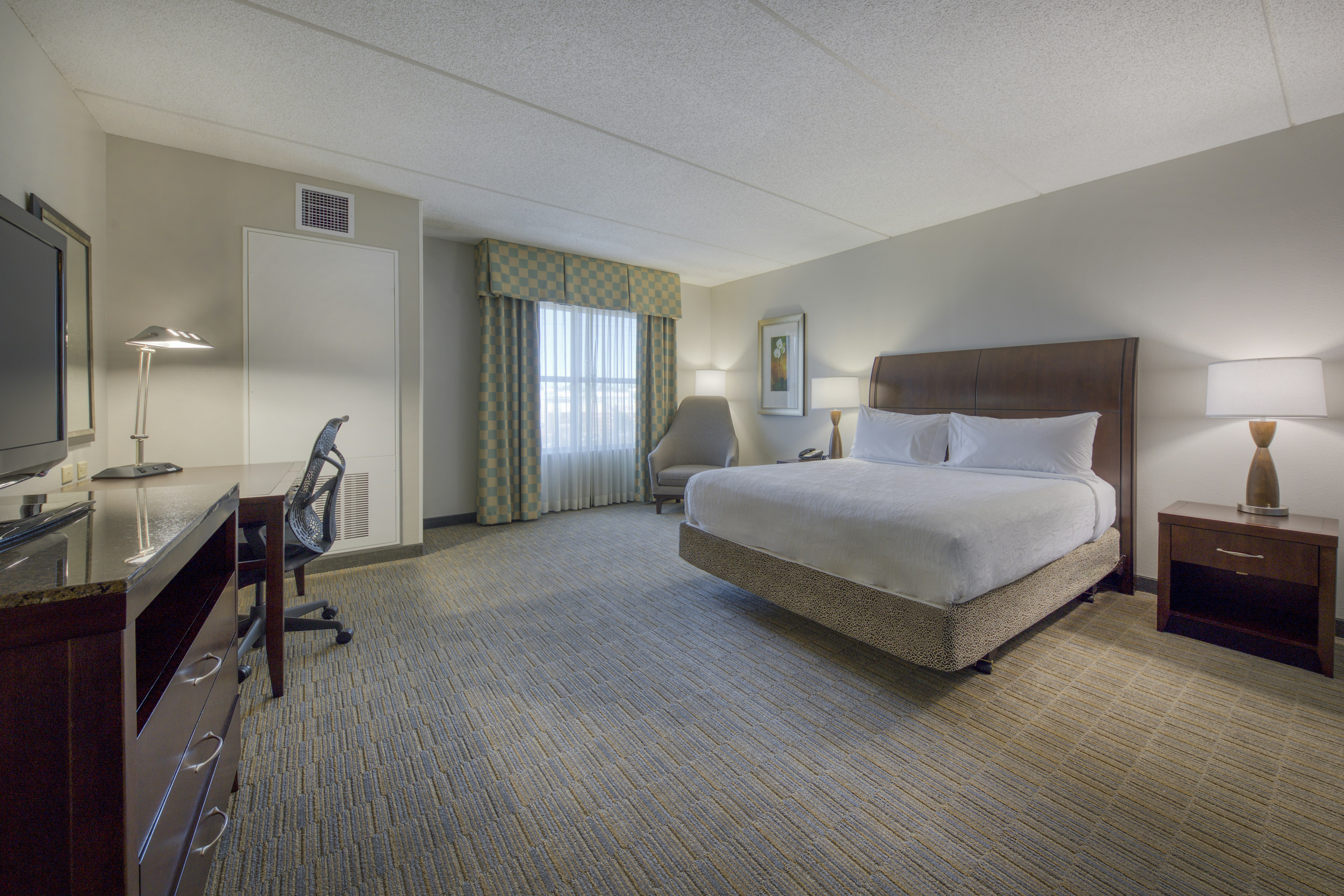 ROOM, KING BED, ACCESSIBLE