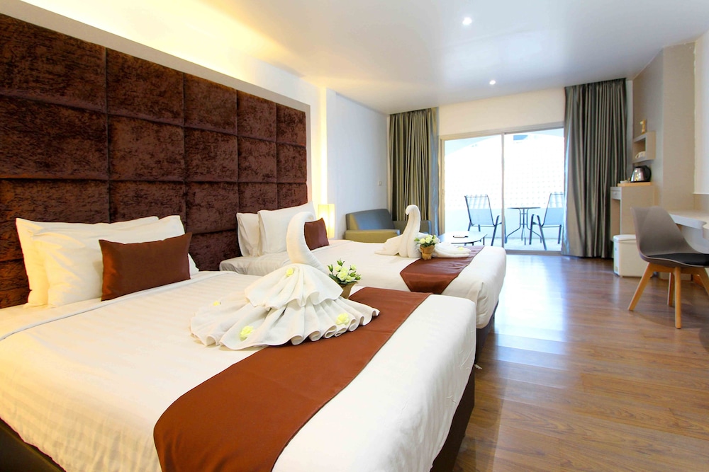 DELUXE, TWIN BEDS