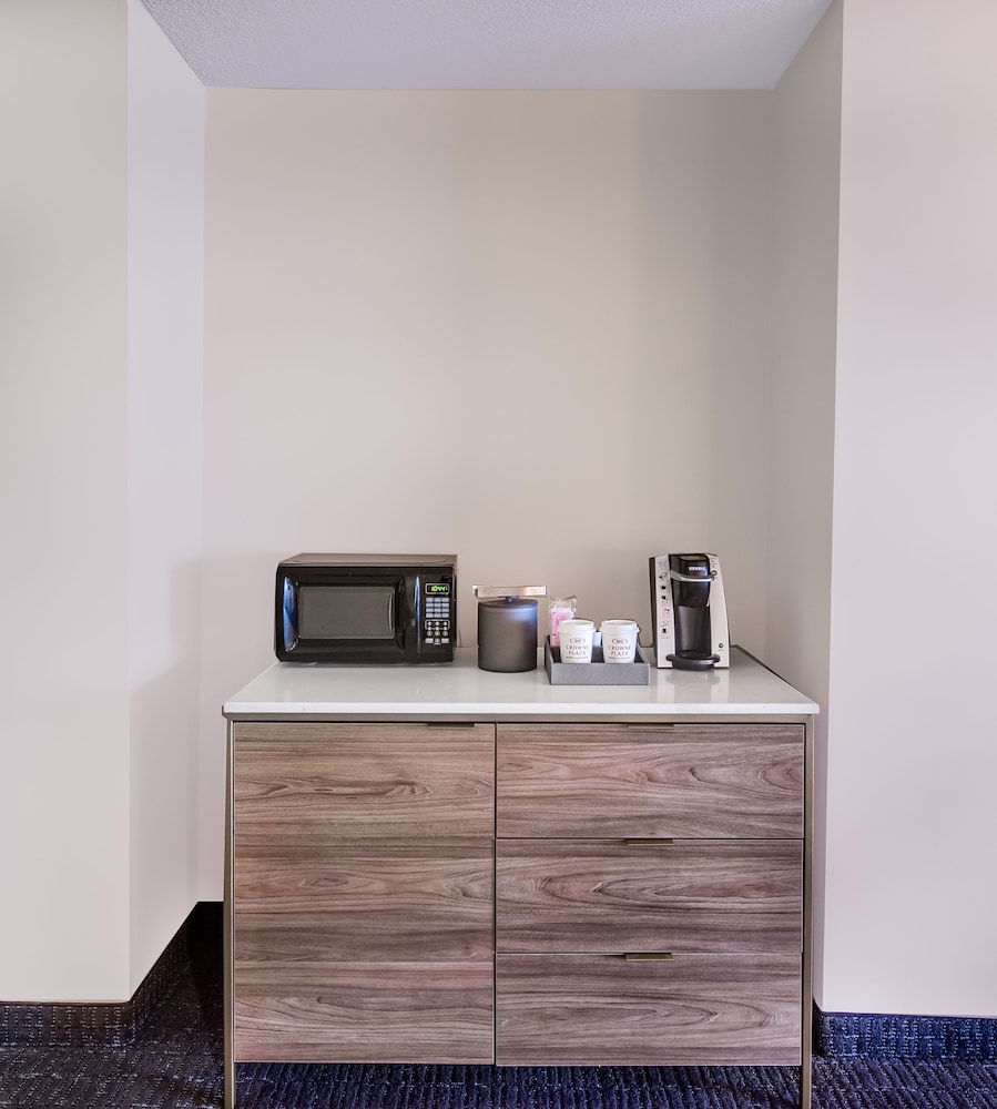 Crowne Plaza Cleveland At Playhouse Square An Ihg Hotel 37/77