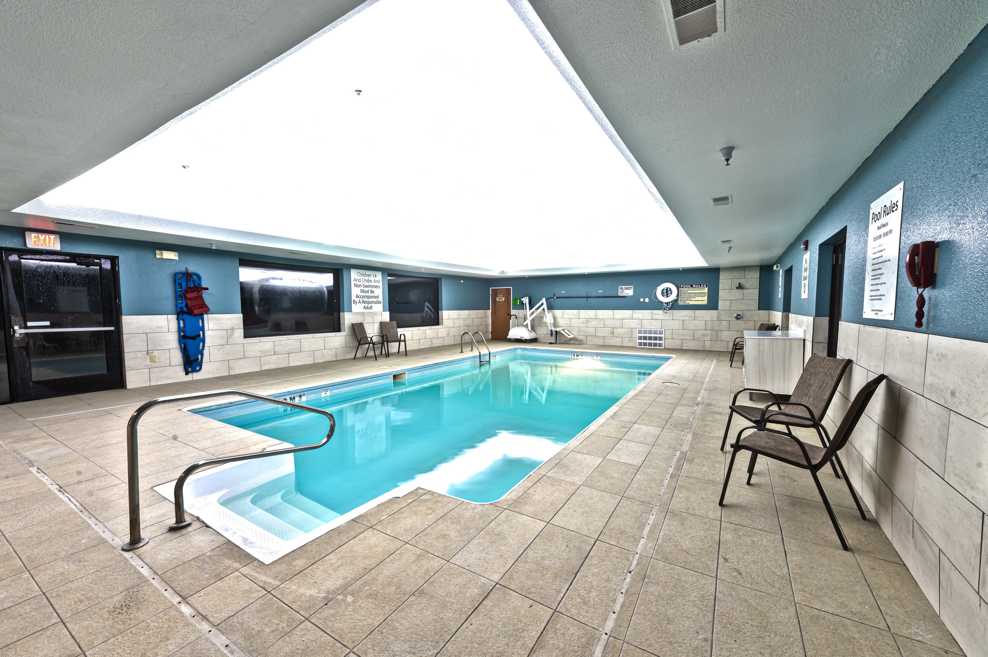 Holiday Inn Express Hotel Suites Goshen 40/75