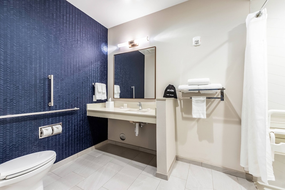 Fairfield Inn & Suites By Marriott Dallas Plano/Frisco 16/42