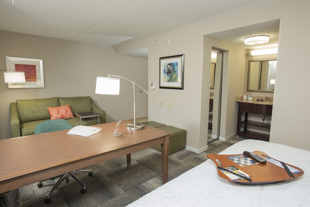 Hampton Inn Suites Cincinnati Union Centre Oh 18/45