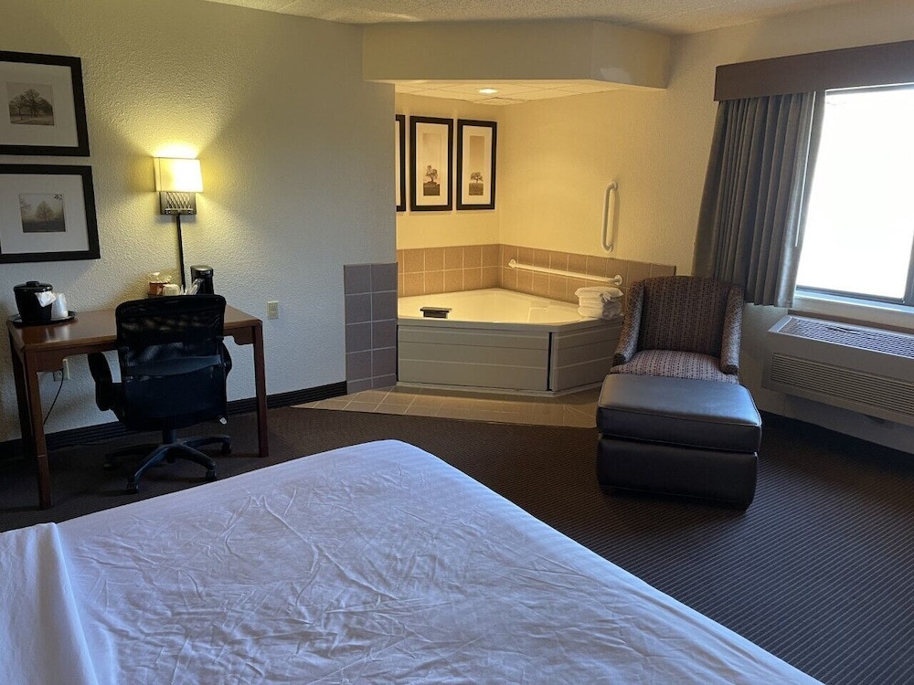 جناح استوديو بسرير كينج، Americinn By Wyndham Minocqua 3/4