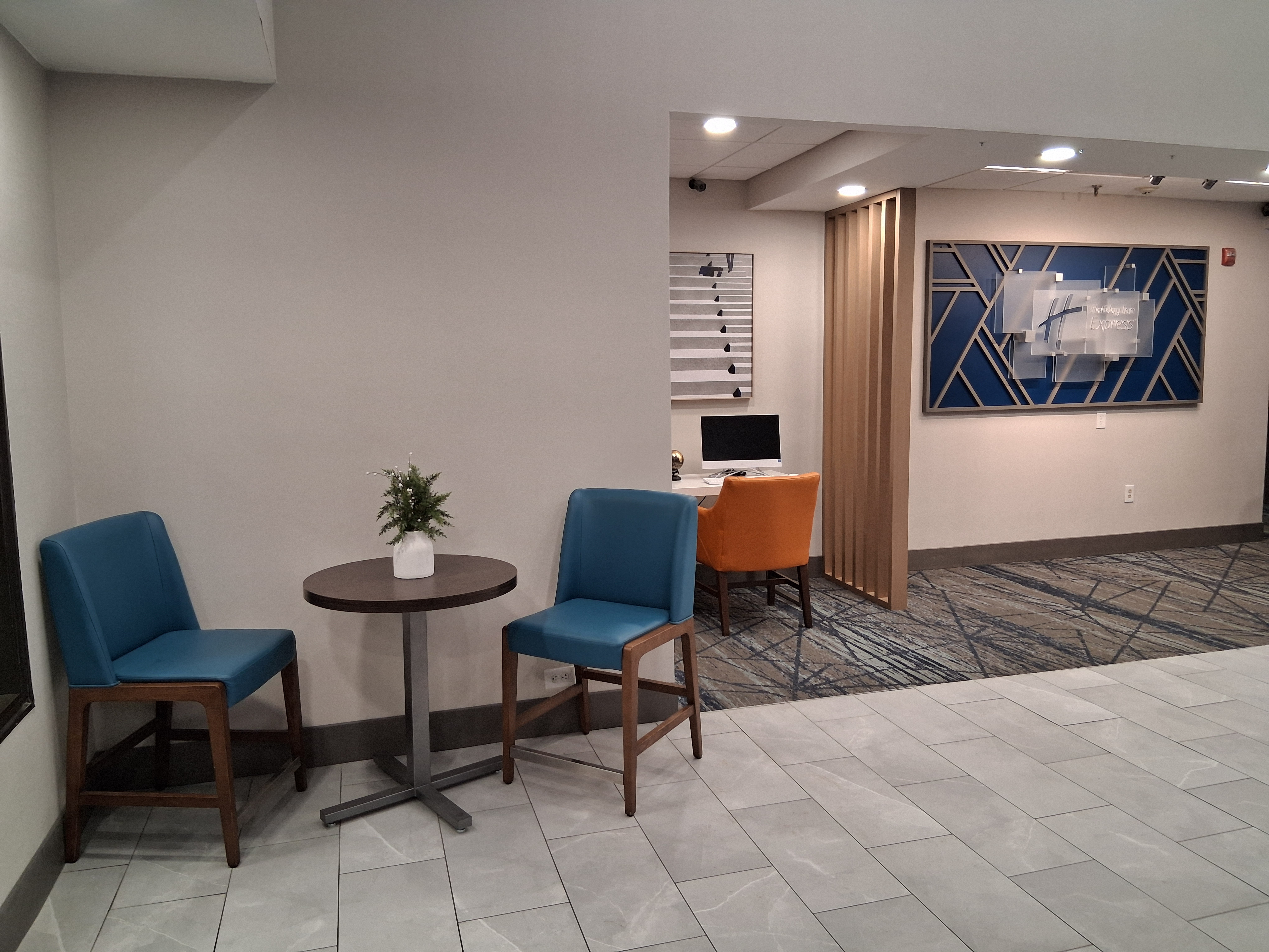 Holiday Inn Express FREDERICKSBURG SOUTHPOINT 12/65