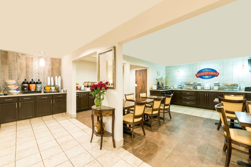 Baymont By Wyndham Louisville East 32/38