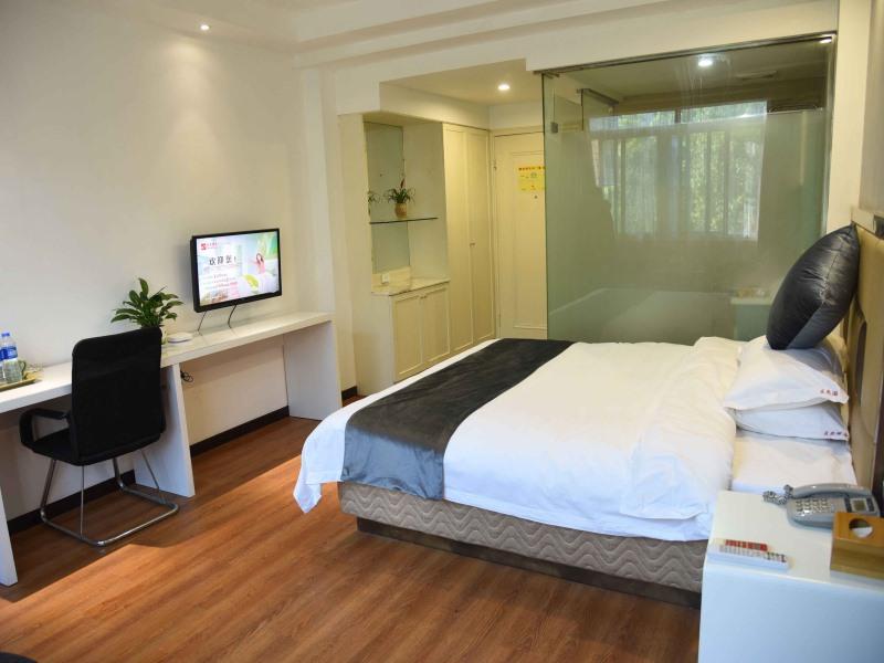 Shell Lishui High-speed Railway Station Hotel 7/15