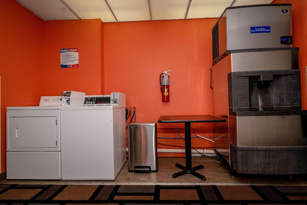 Motel6 Lincoln, NE 36/50