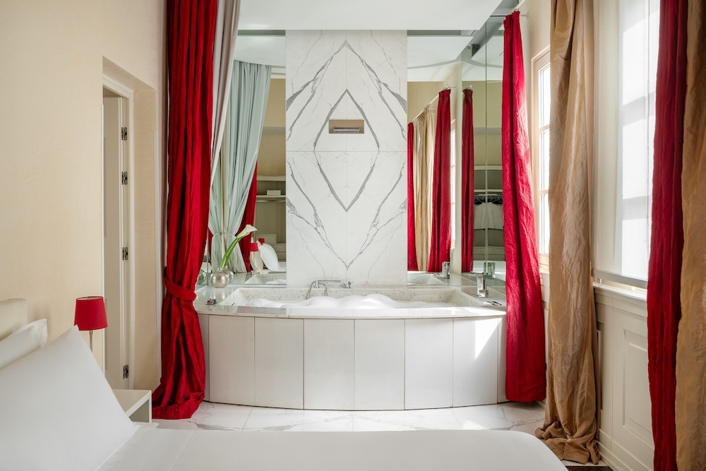 Ricasoli Firenze Luxury Apartments | UNA Esperienze 22/23