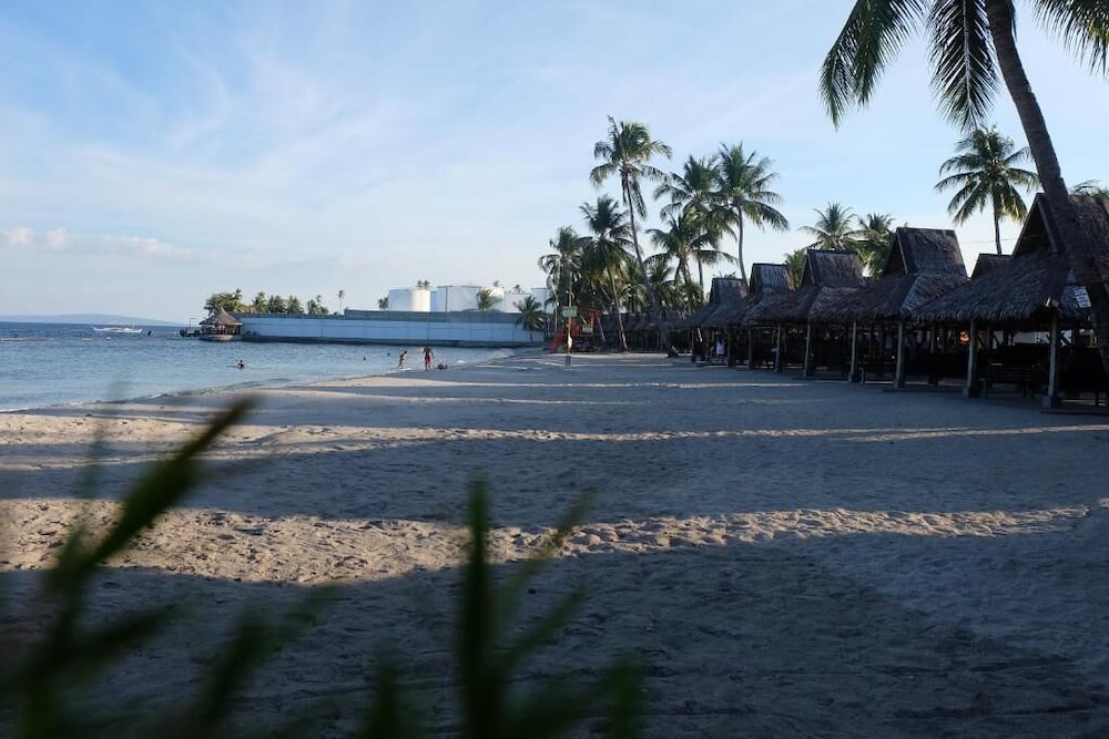 London Beach Resort And Hotel 16/24