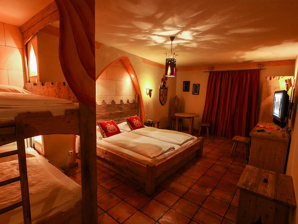 Europa-Park Erlebnis-Resort, Hotel Castillo Alcazar 23/60