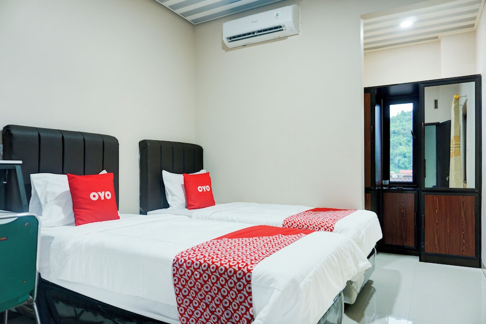 Hotel O Kedaton Near Rumah Sakit Advent Bandar Lampung Formerly Hotel Plain C Lake 26/36