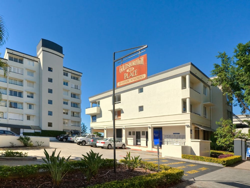 Goldsborough Place Apartments 3/30