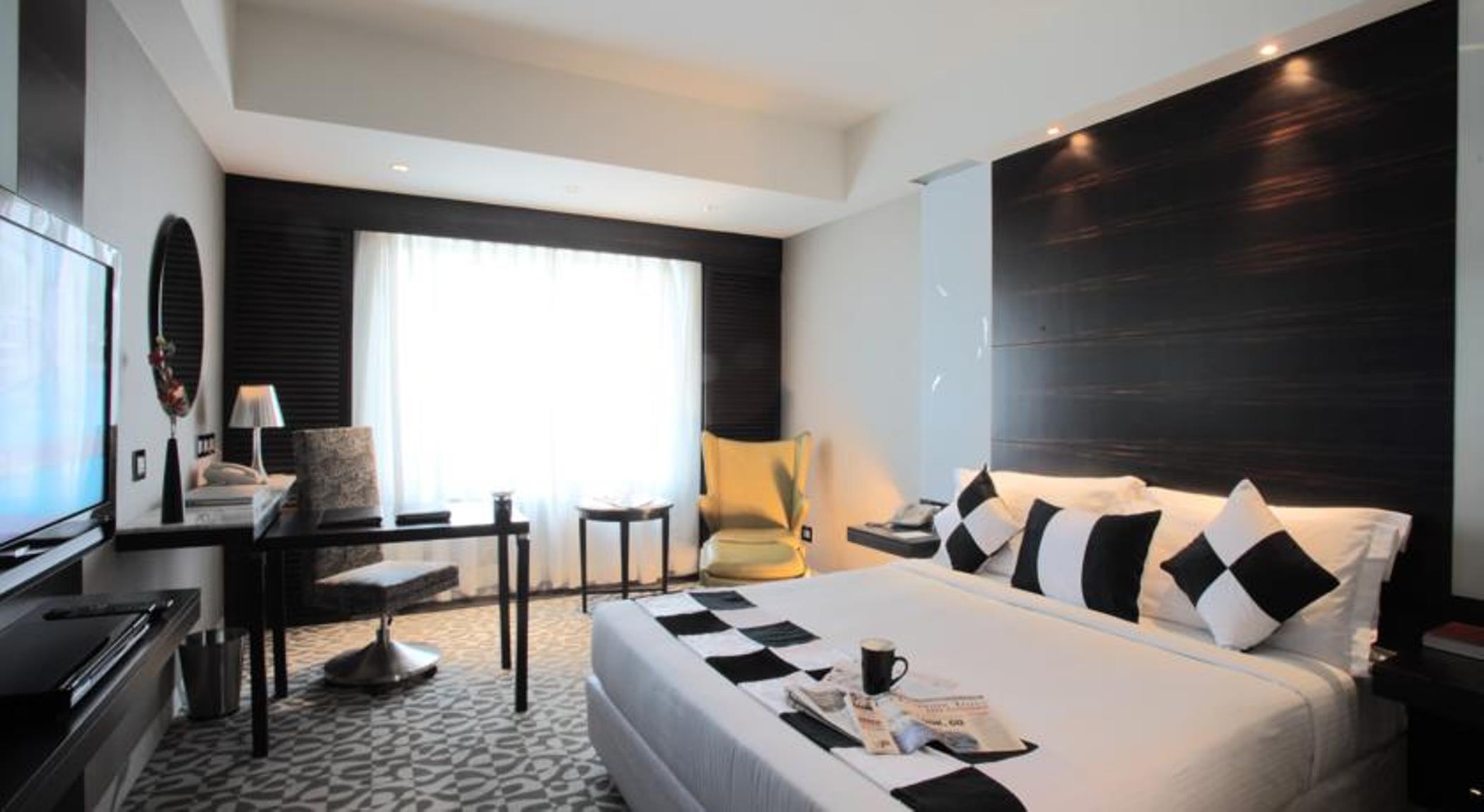 Club, Double Bed