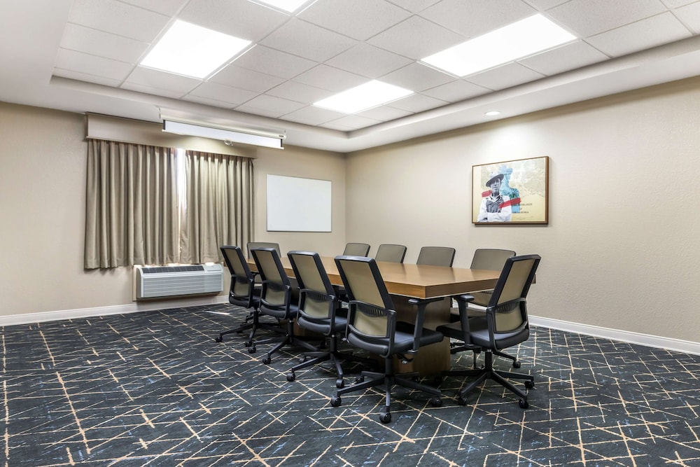Best Western Prime Inn & Suites 22/29