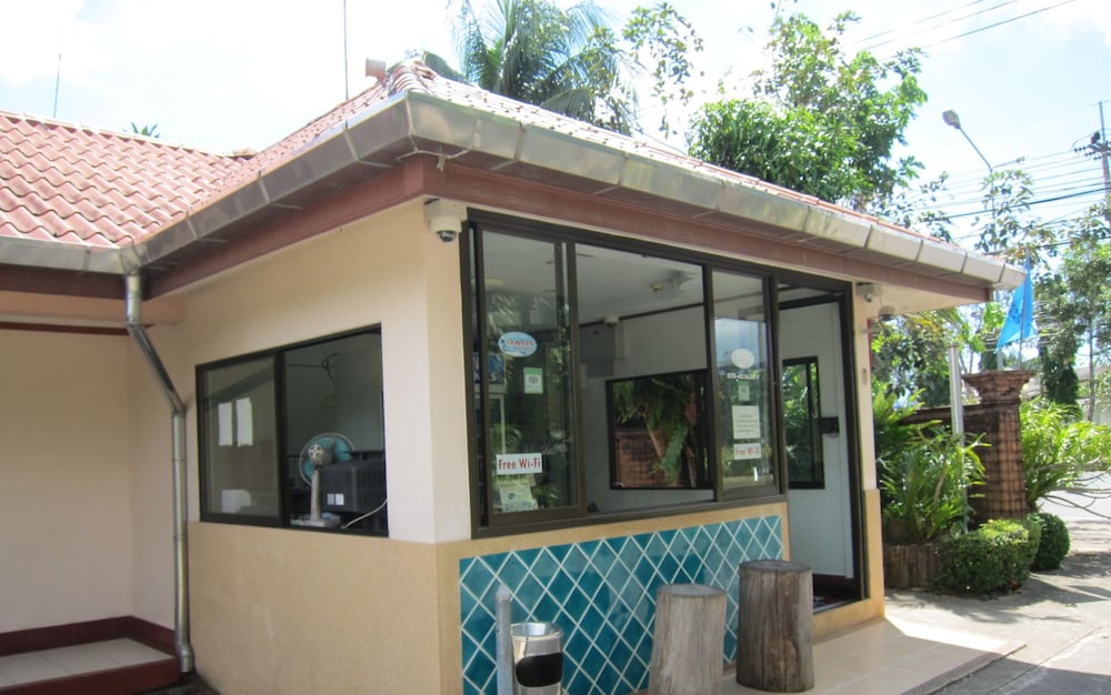 Oasis Resort 1/21
