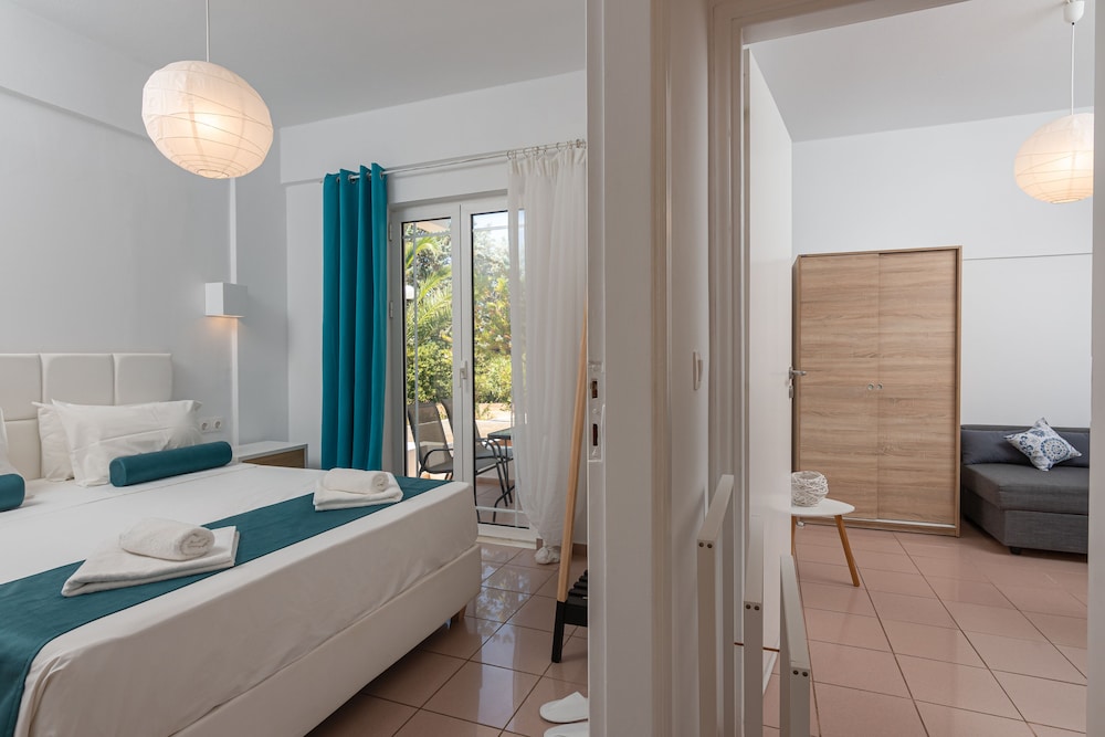 W Suites 15/70