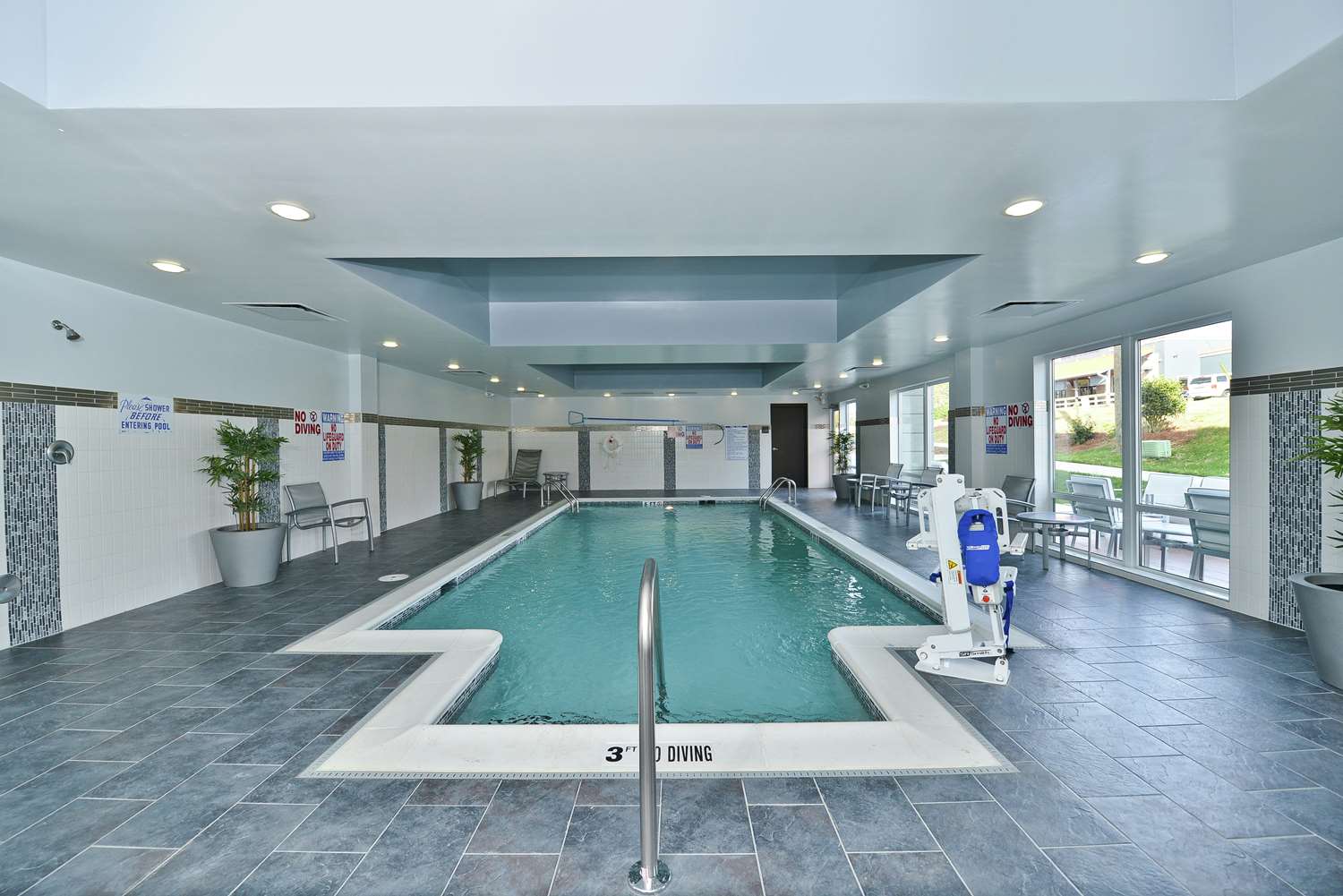 swimming pool spa