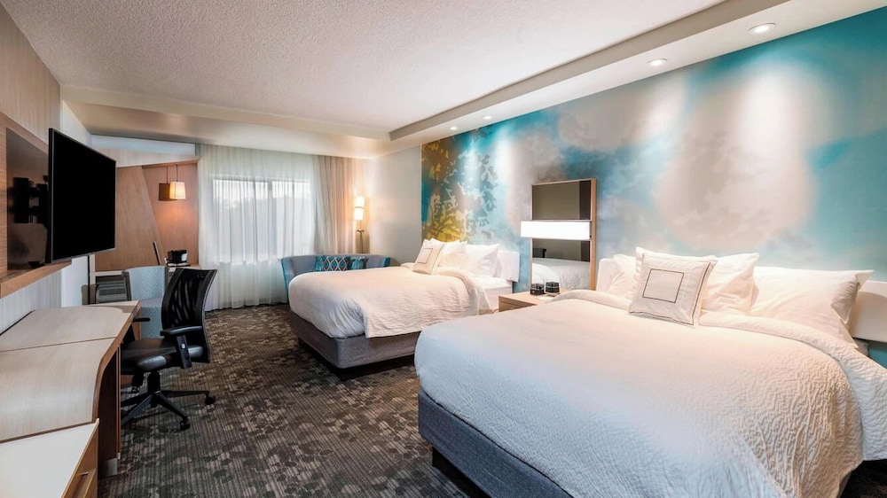 ROOM, MULTIPLE BEDS