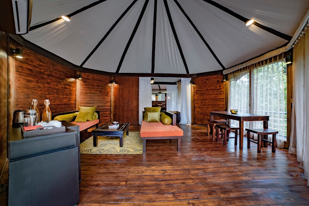 The Pavilions Himalayas Lake View 36/62