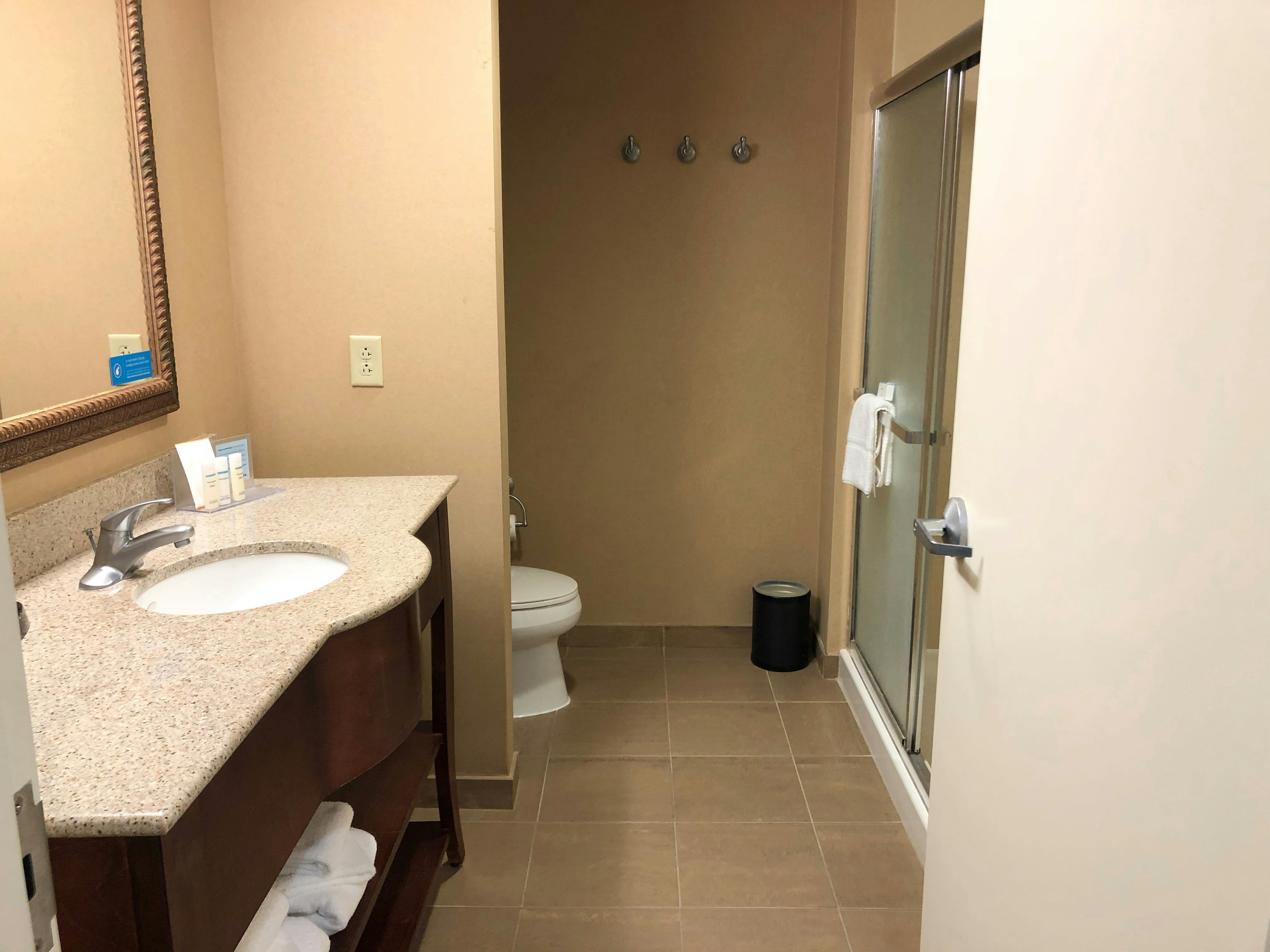 غرفة بسرير كينج، Hampton Inn And Suites Norfolk Airport 4/4
