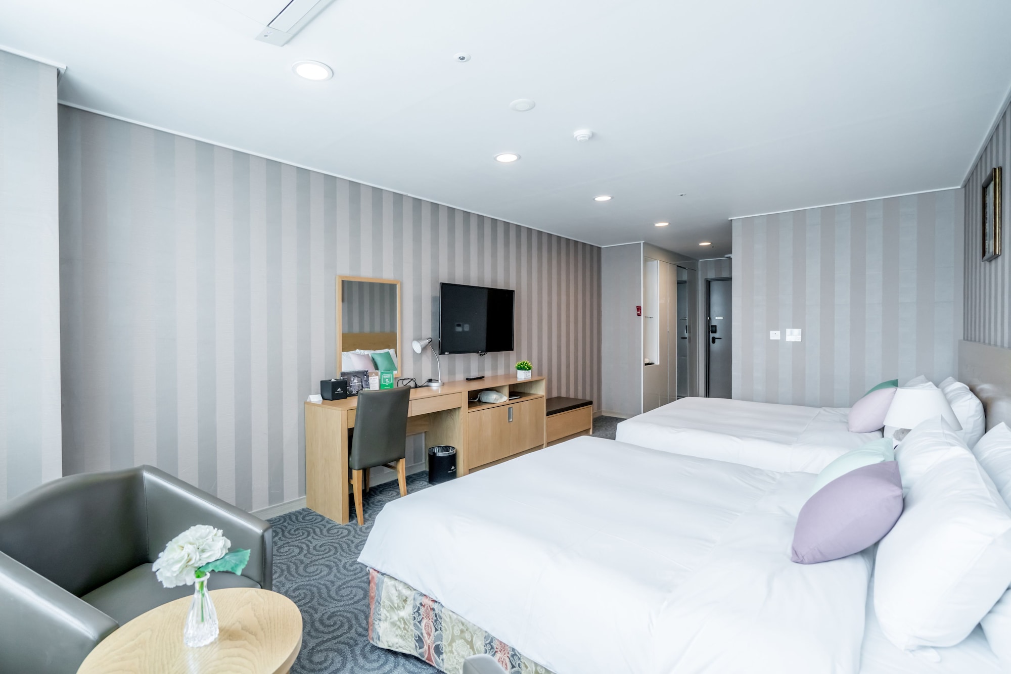 Deluxe, 2 King Beds, King and Twin Beds, Hotel Atrium Jongno 7/10