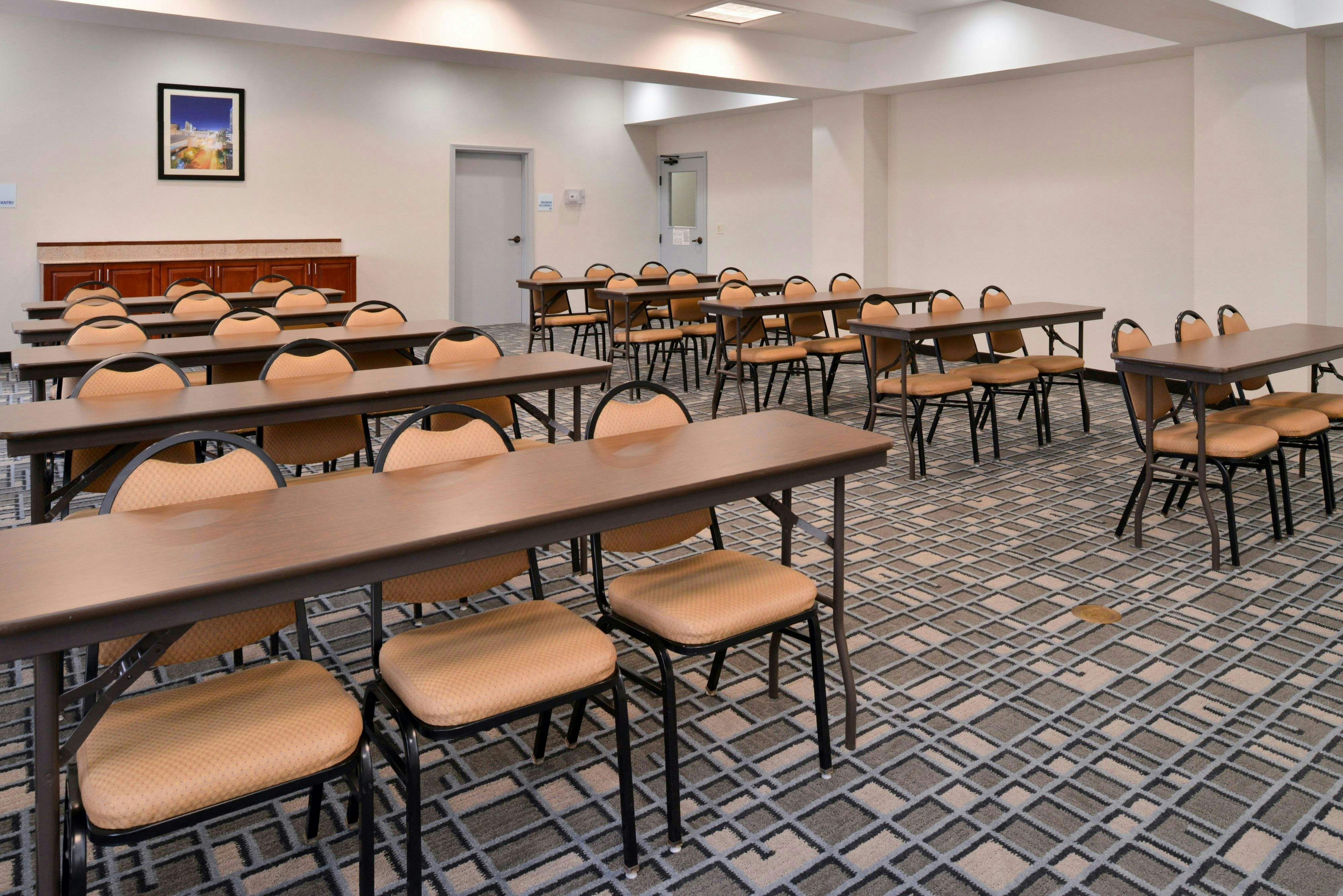 Holiday Inn Express Clanton 64/66