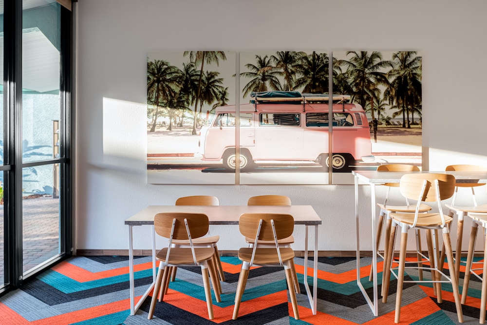 Beachside Hotel and Suites 40/43