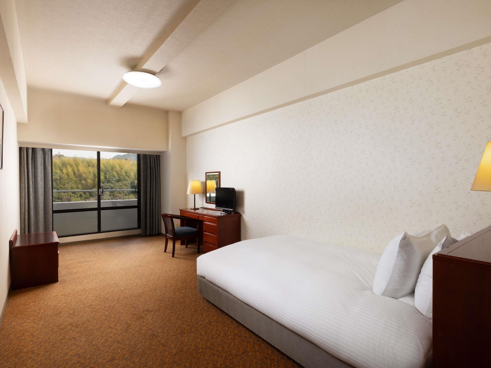 Mercure Kochi Tosa Resort & Spa 18/50