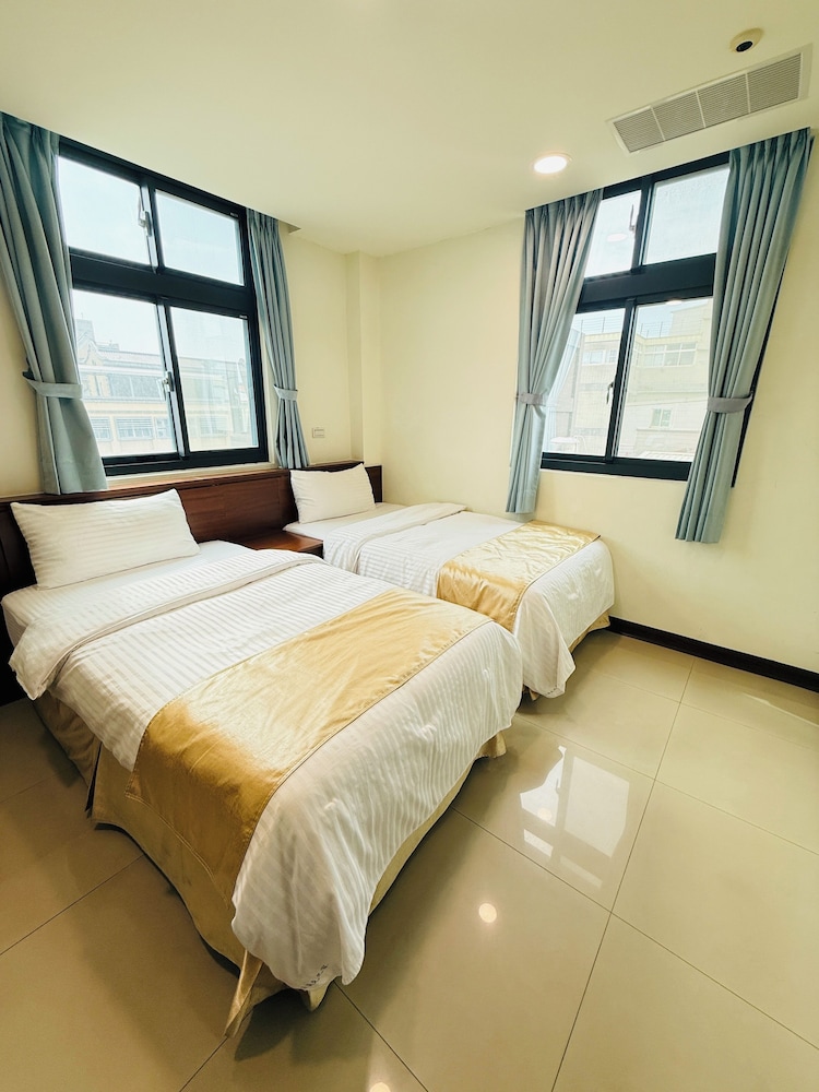 Frank's Hostel 10/50