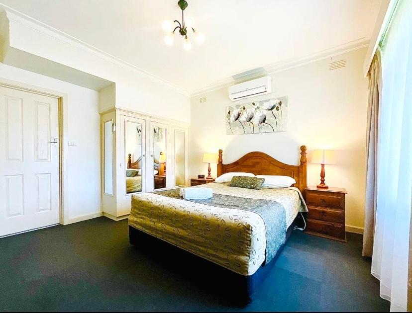 Connells Motel & Serviced Apartments 10/48