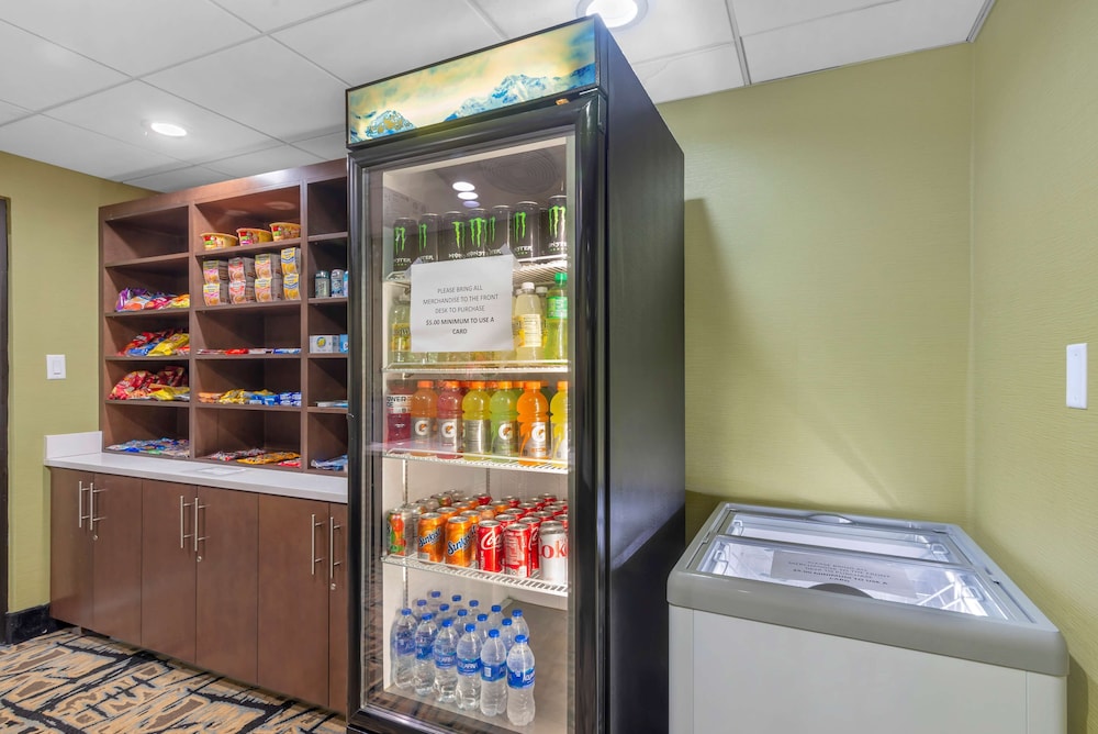 Best Western Plus McDonough Inn & Suites 27/55