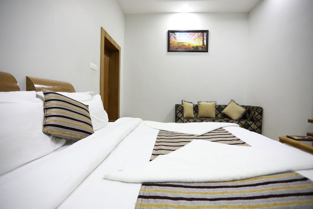 HOTEL KRISHNA JI 21/67