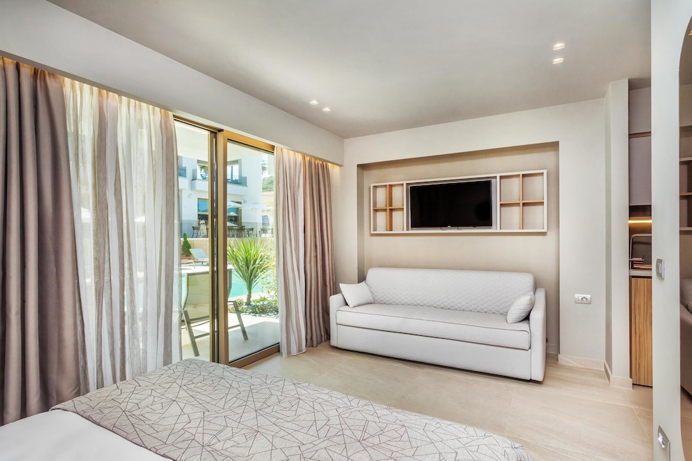 Pefki Deluxe Residences 19/50