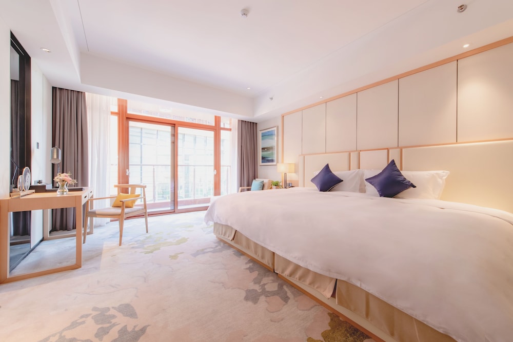ROOM, TWIN BEDS