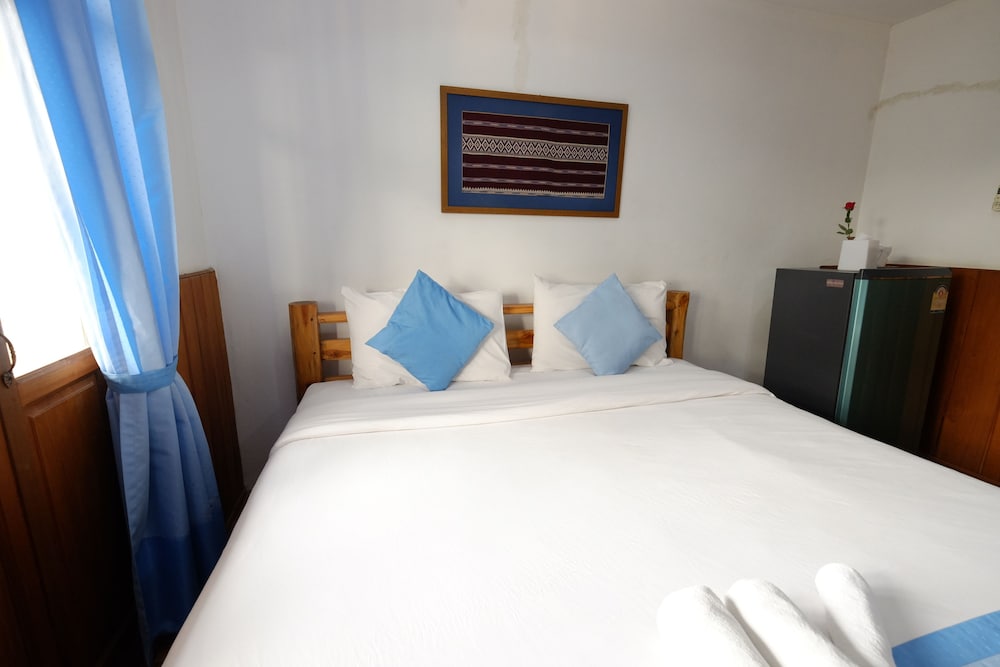 DELUXE, DOUBLE BED