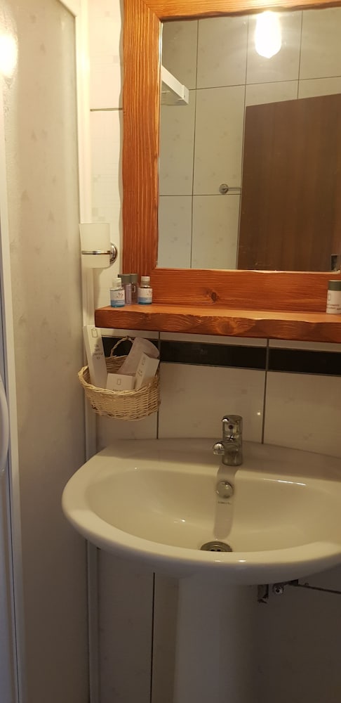 Hakan Hotel 44/50
