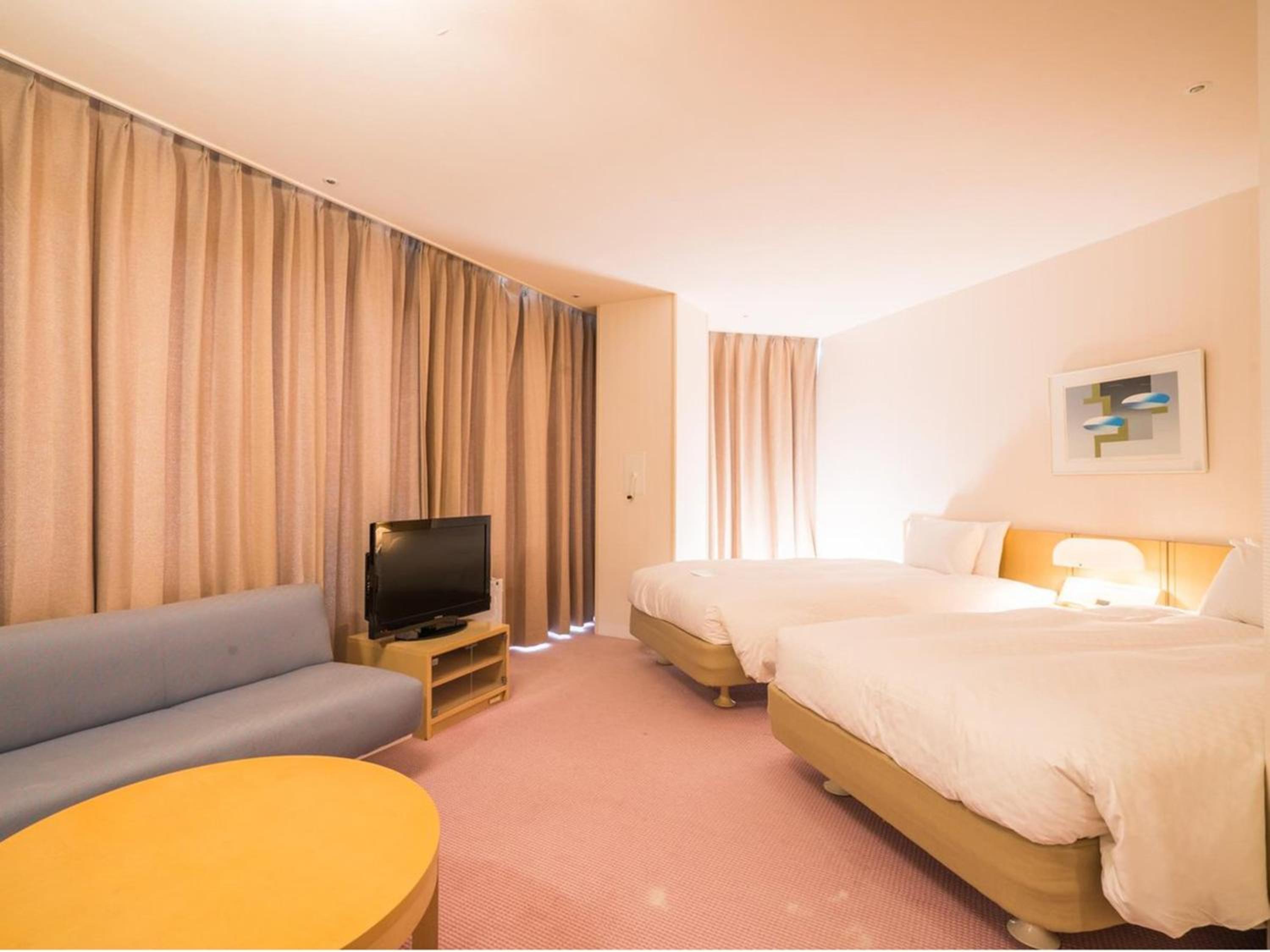 Family, Twin Beds, Slope View, Wing 2