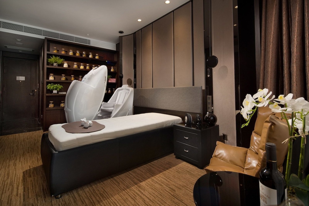 DeRUCCI Hotel 23/65